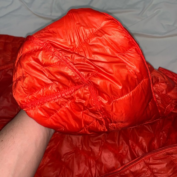 Patagonia Light Weight Puffer Jacket - Picture 16 of 16